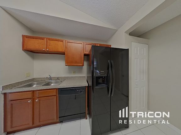 5th image of 945 Meller Way