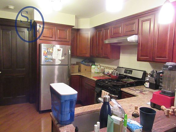 3rd image of 384 Macdonough St #1