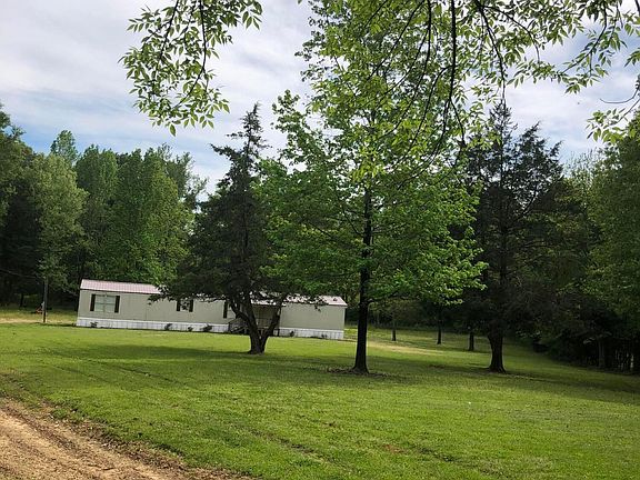 5th image of 1011 Lake Dr