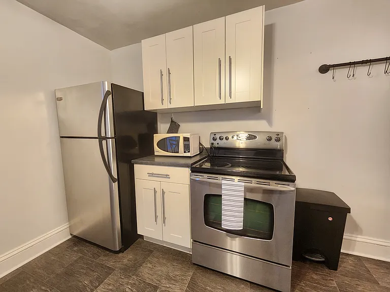 644 Churchill Ave N #1 — Photo 18