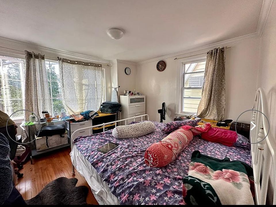 1st image of 16114 84th Ave Floor 2