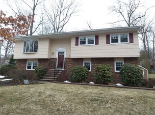 16 Kentwood Rd, Succasunna, NJ 07876