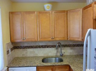 22652 Kingsbury Ave, Bayside, NY 11364