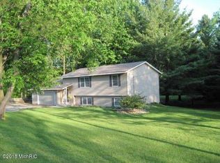 2120 19 Mile Rd, Kent City, MI 49330