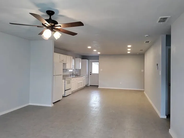 1808 Chacon St — Photo 3