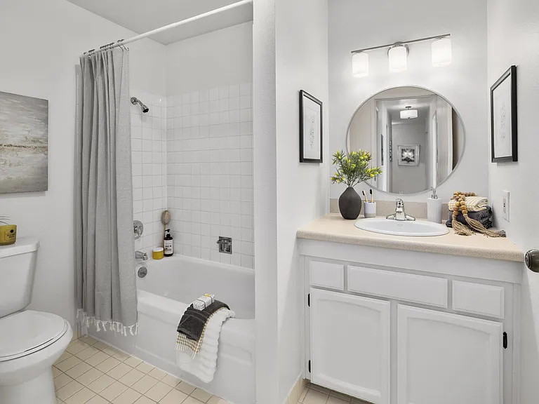 10211 NE 16th Pl #R6 — Photo 19
