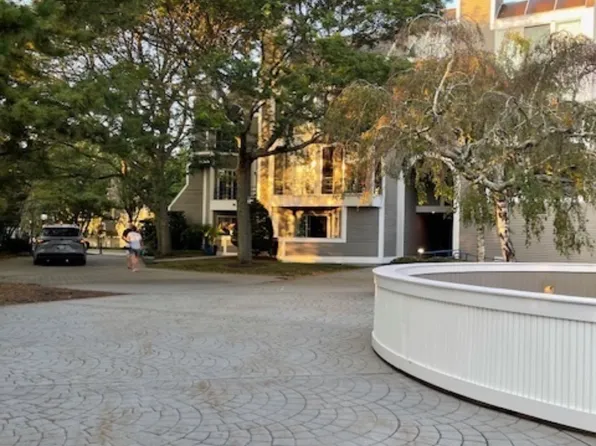 69 Harbour Close, New Haven, CT