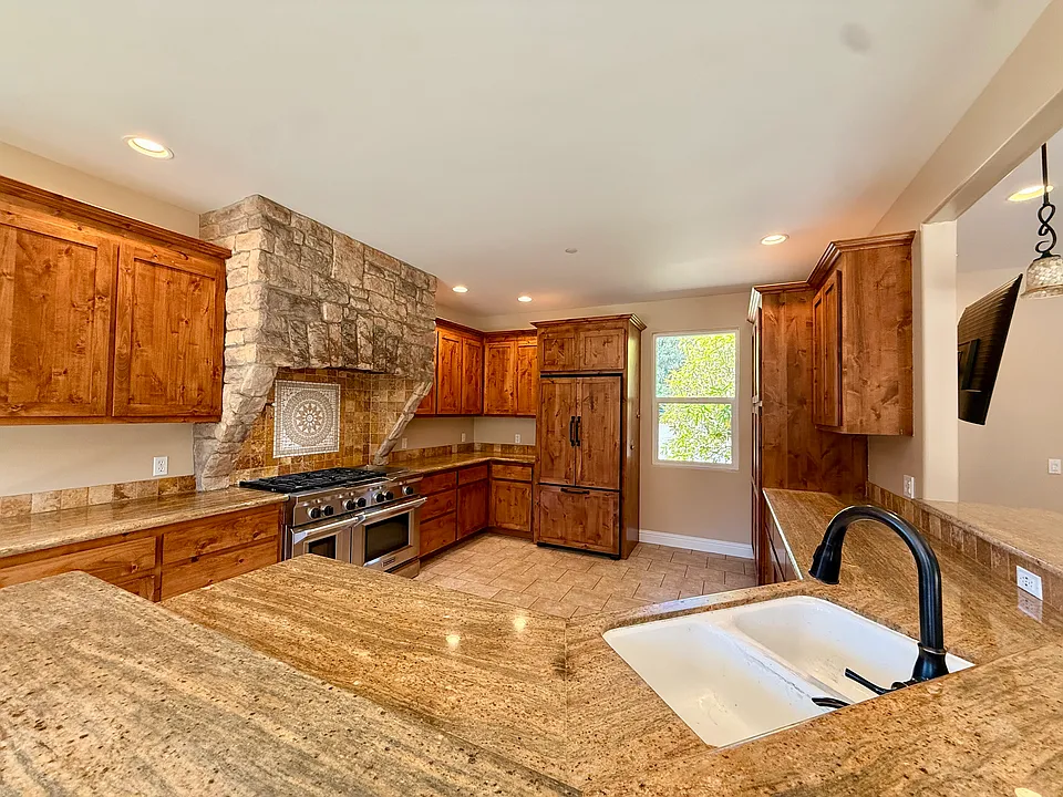 170 Laurel Glen Rd