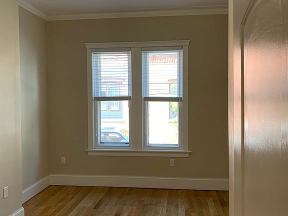 3rd image of 26 Pembroke St #1