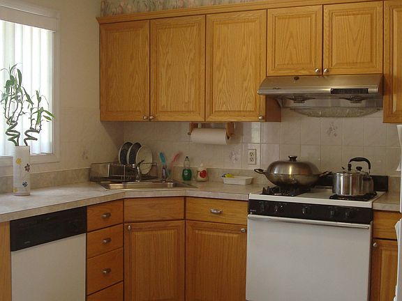 2nd image of 22 Judith Ct