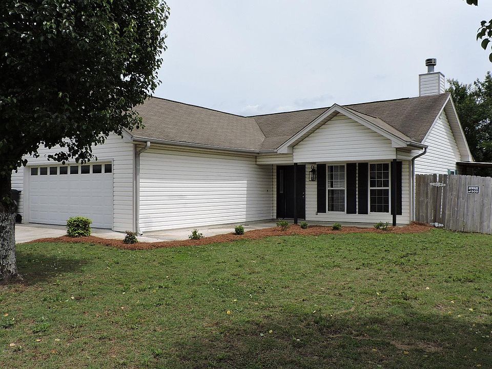 1st image of 305 Summerchase Dr