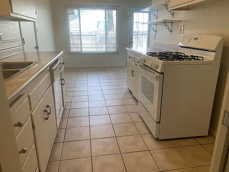 10528 Dolecetto Dr — Photo 8