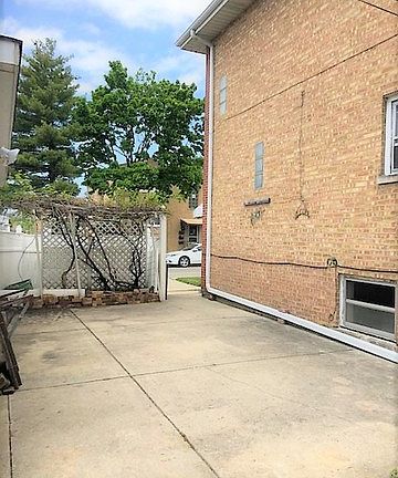 5th image of 2248 N 72nd Ct
