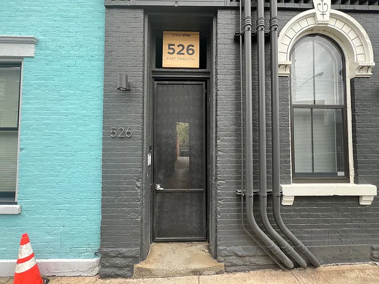526 E 12th — Photo 1
