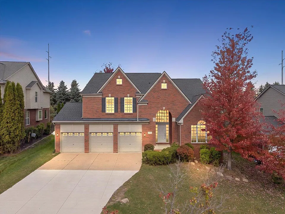 49896 Parkside Dr