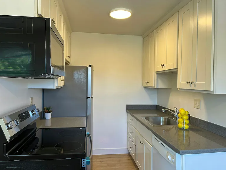 611 San Luisito Way #8 — Photo 6