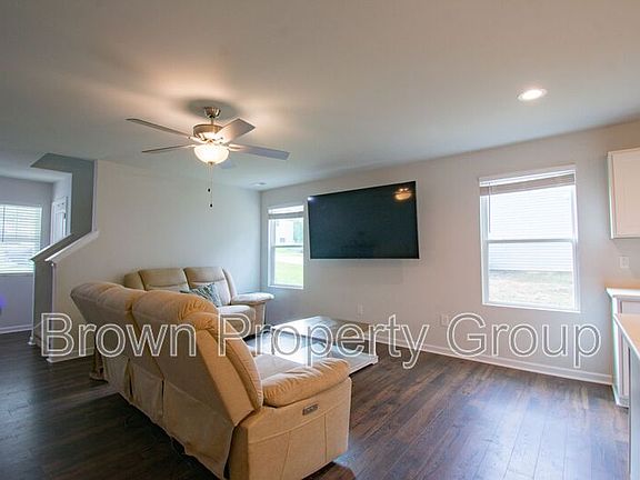 2nd image of 342 Ledgebrook Ln