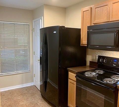 3rd image of 6909 Hawthorne Trace Ln