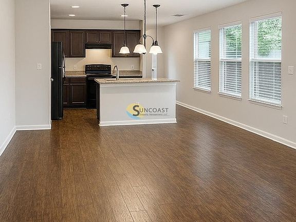 4th image of 8026 Galveston Ave