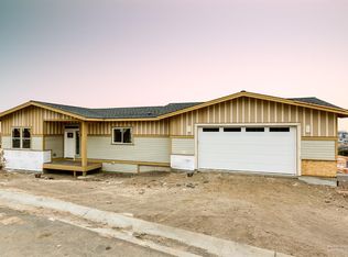 2338 SW Valleyview Ct, Redmond, OR 97756