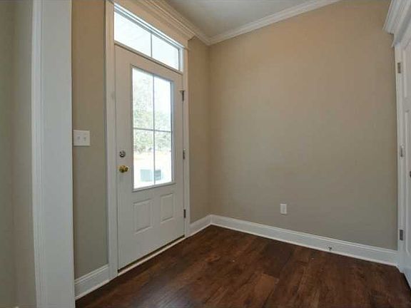 3rd image of 111 Bedford Pl