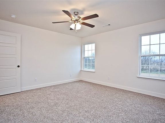 5th image of 709 NW 63rd Ave