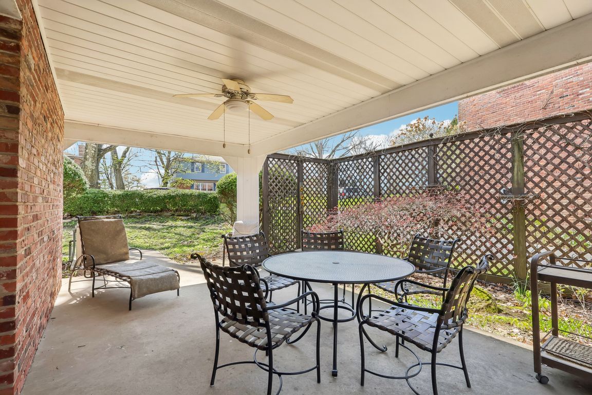 Knollwood Dr-1904-053.jpg