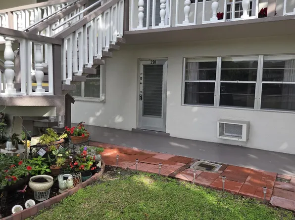 290 Chatham O, West Palm Beach, FL 33417