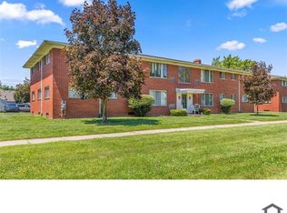22270 Kelly Rd #203, Eastpointe, MI 48021