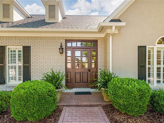 3rd image of 1732 Williamsburg Ln