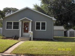 1055 Newton St, Waterloo, IA 50703