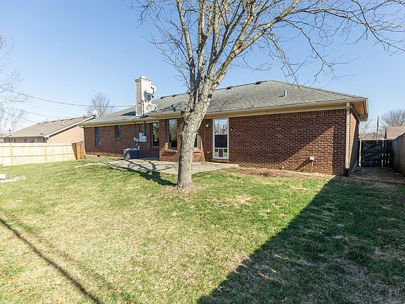 3rd image of 102 Brookwood Ln