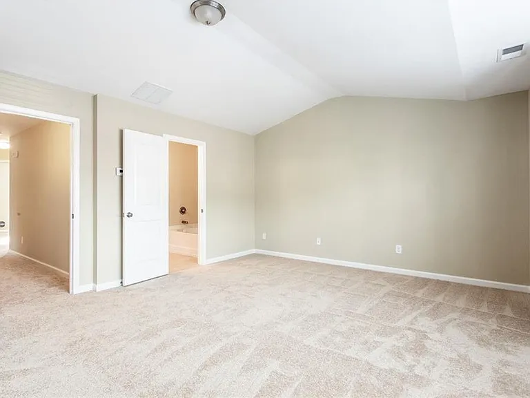2105 Greencrest Cir — Photo 11