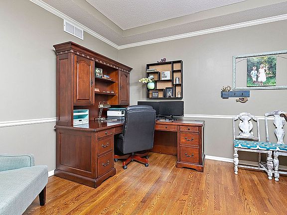 5th image of 5808 Brockway St