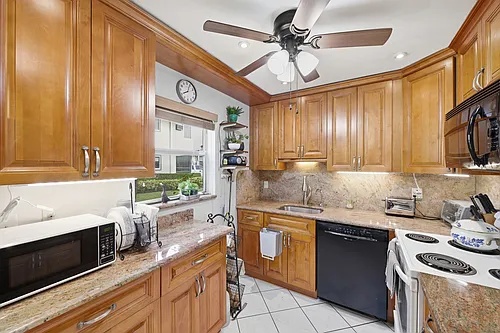 52 Saxony Cir #52-B Photo 1 52 Saxony Cir #52-B Photo 1