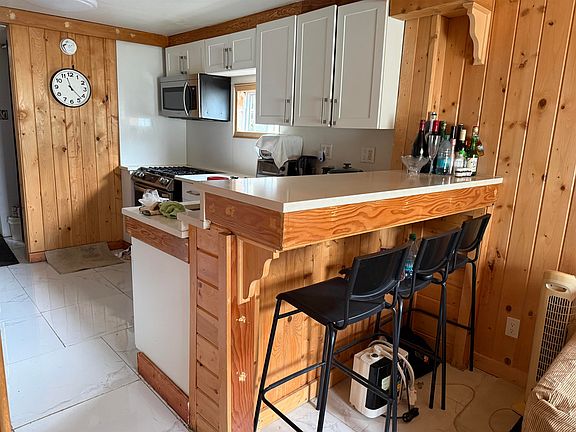 2nd image of 341 Buchanan Ave