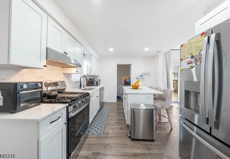 412 Spruce St — Photo 3