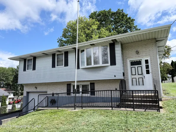 565 Allen St, Hazleton, PA 18202