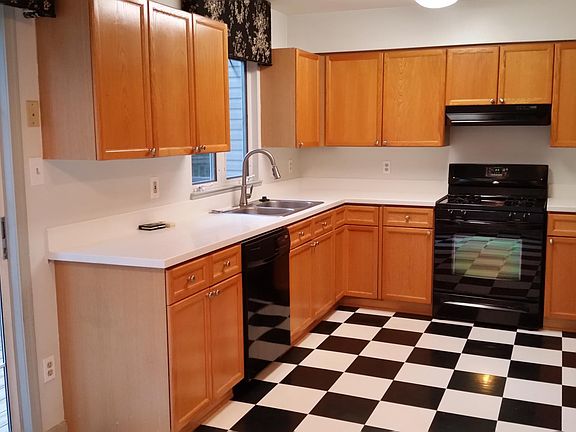 3rd image of 5976 Manorwood Dr