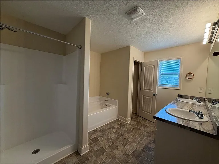 2125 Savannah Dr — Photo 16