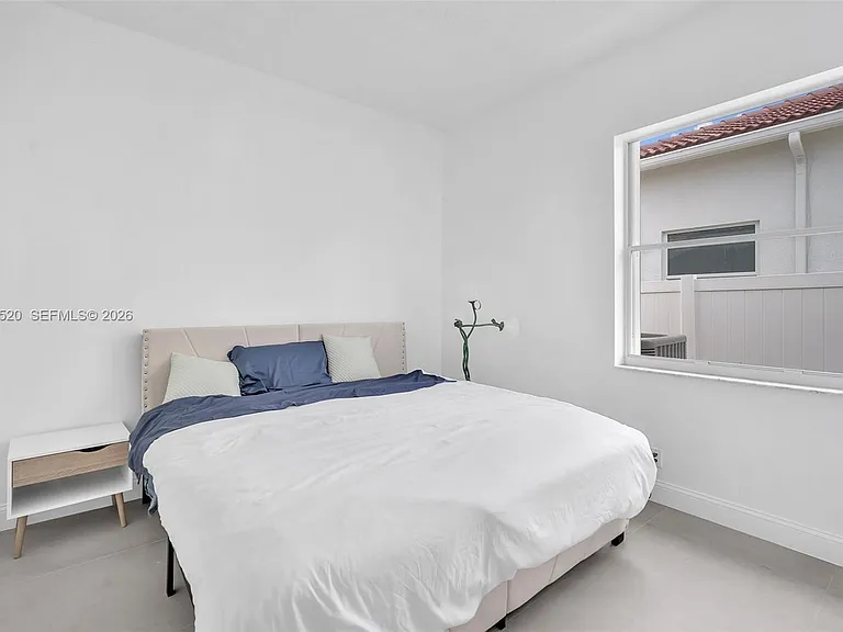 5374 SW 33rd Ave — Photo 14