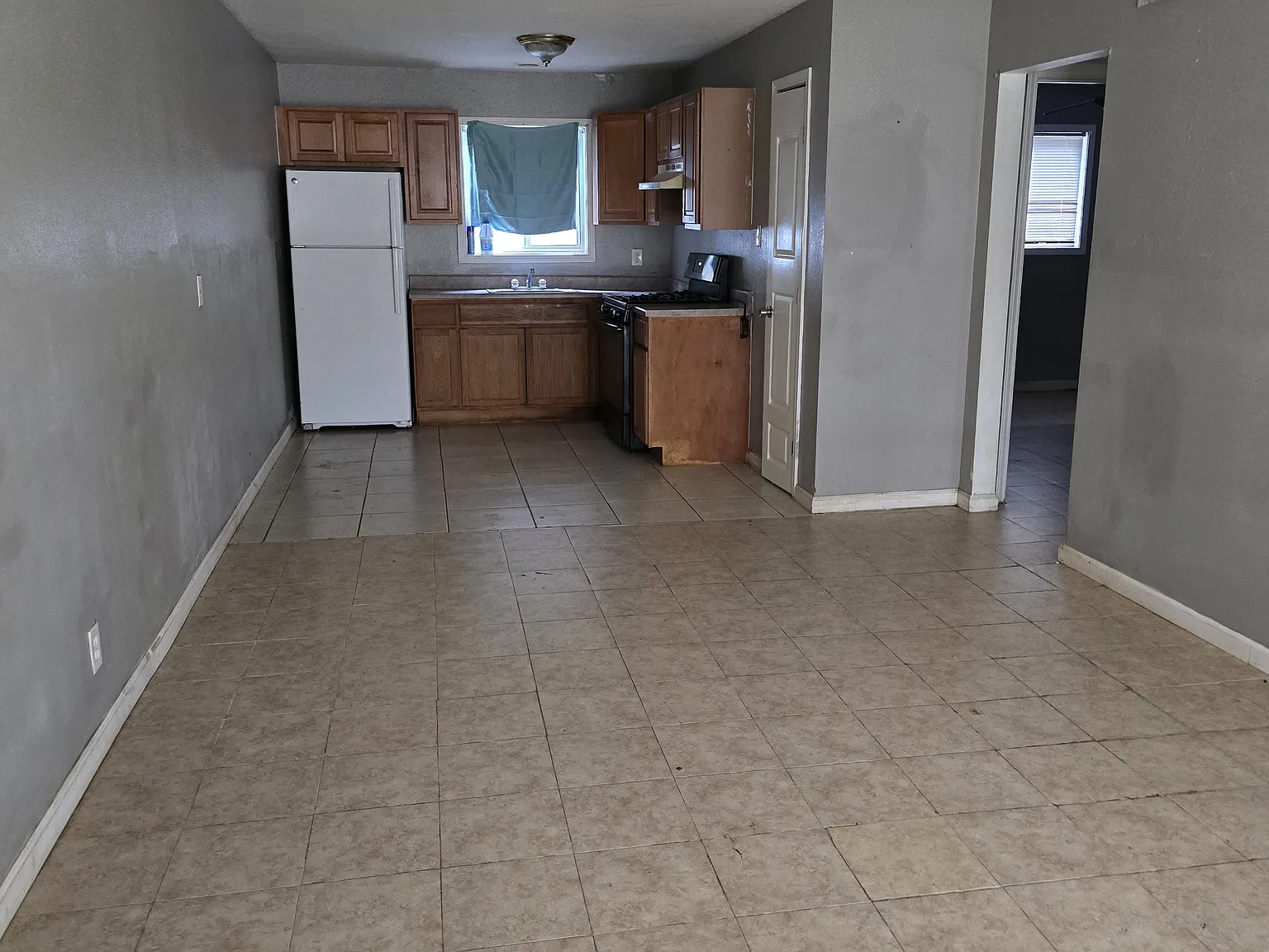 2 bed, 950 sqft, $1,200 — Photo 4