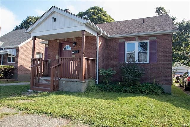 1st image of 20 Roosevelt Pl
