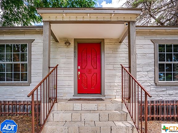 3rd image of 849 Dakota St