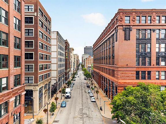 3rd image of 1619 Washington Ave #802