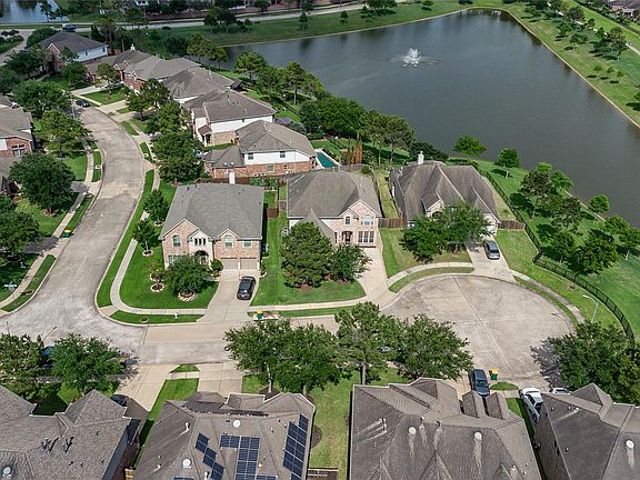 4th image of 2811 Rocky Springs Dr