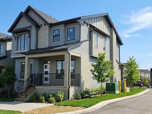 2235 E 81st St SW, Calgary, AB T3H 5N2