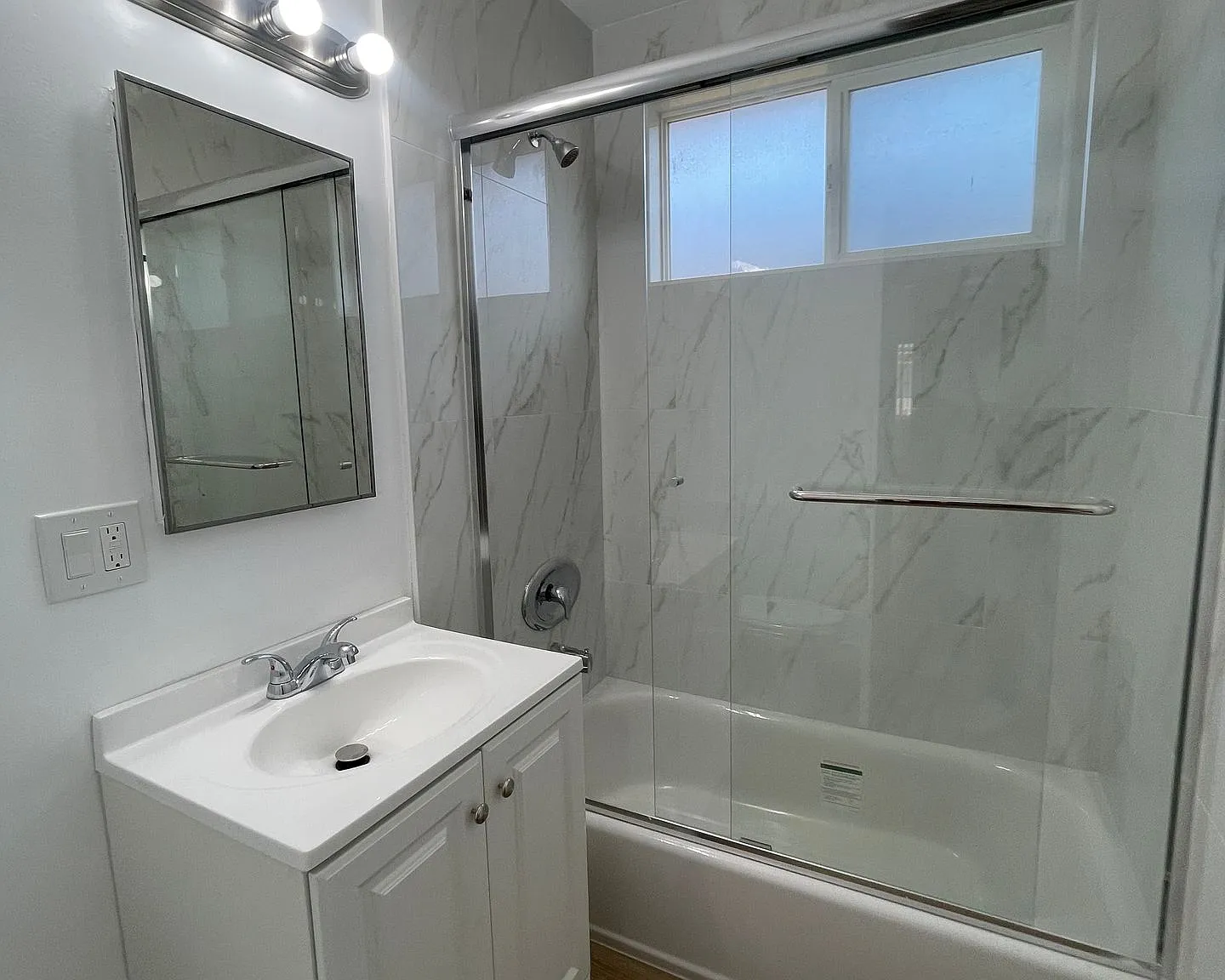 Van Ness Apartments — Photo 4