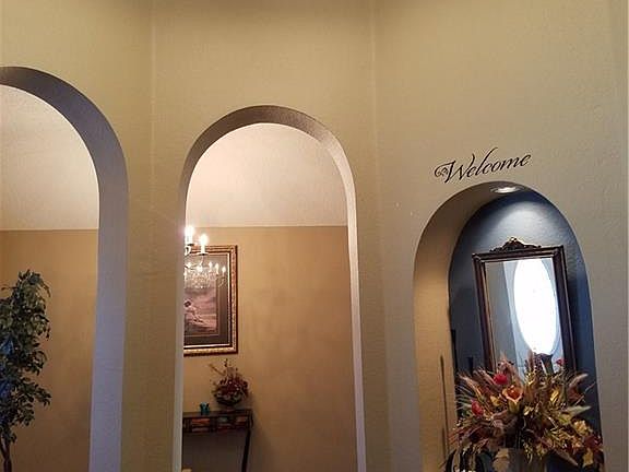 5th image of 7608 Belcrest Dr