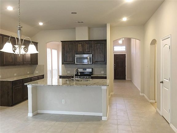 4th image of 10849 Leesa Dr